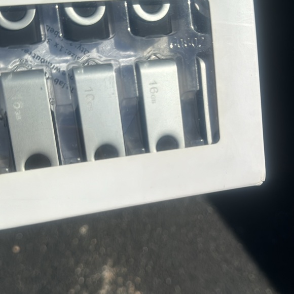 Usb Flash drive 16 Gb. 4 Pc New - Picture 6 of 6